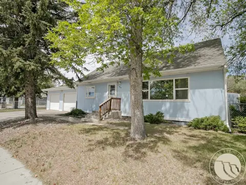 Income-Producing Duplex with Garage