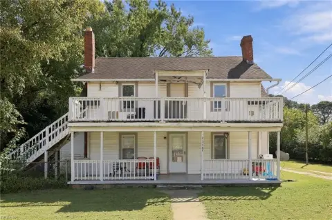 Duplex on Large Lot