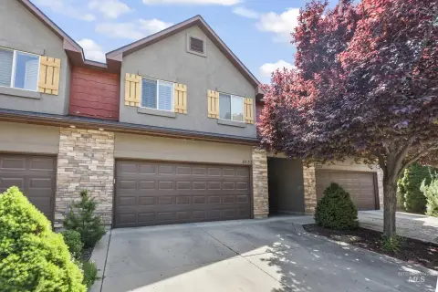 Lock-and-Leave Single-Family Rental