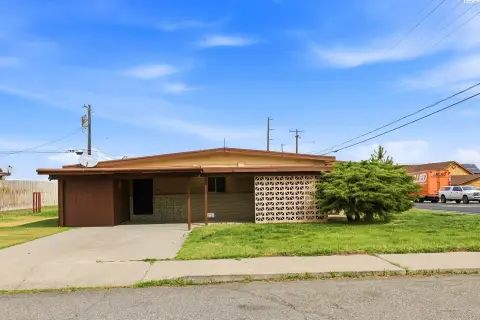 Kennewick Duplex with Spacious Units