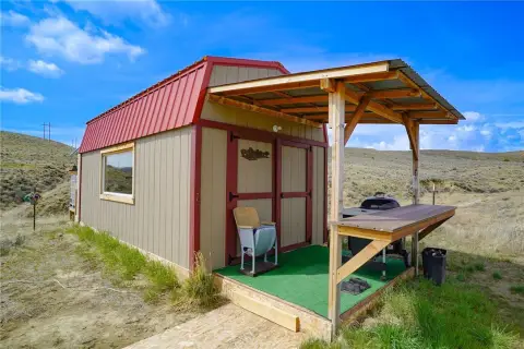 Acreage Backing BLM with Cabin