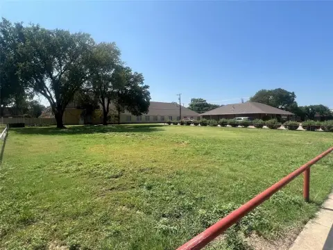 Prime Land in McGregor, Texas