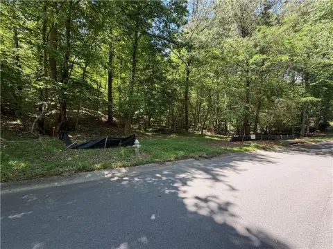 Residential Land in Lilburn, Georgia