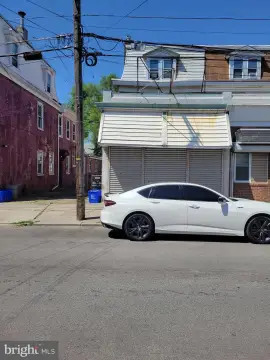 Triplex with Front Storefront