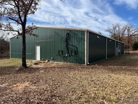 Luther, OK Commercial Building