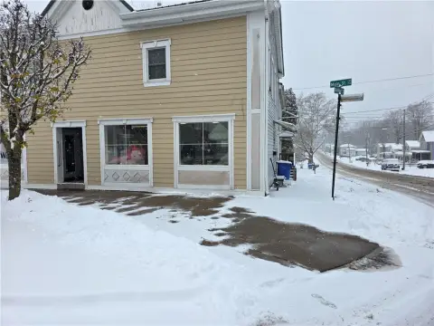 Prime Commercial Space For Lease