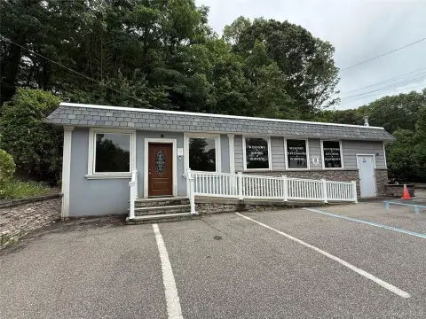 Smithtown Commercial Storefront Opportunity