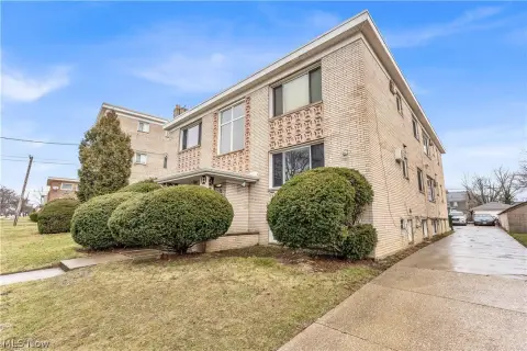 12-Unit Apartment Building