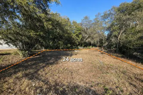 Generous Vacant Lot in Apopka
