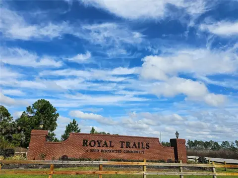 Equestrian Lot in Royal Trails
