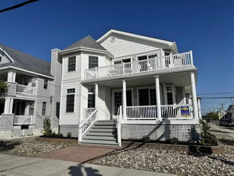 Corner Condo with Multiple Decks