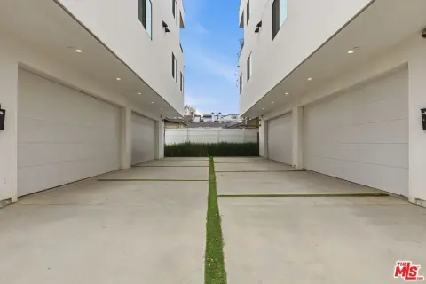 Valley Glen Townhome-Style Quadplex