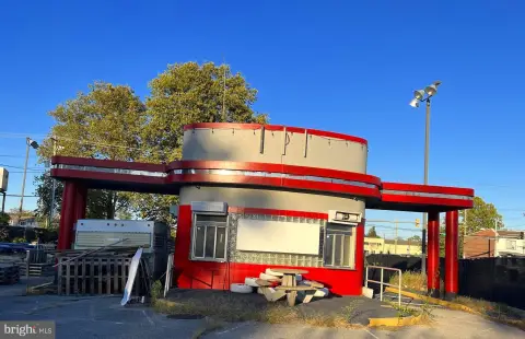 Prime Commercial Location For Sale