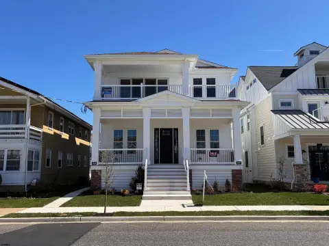 First-Floor Condo with Private Entrances