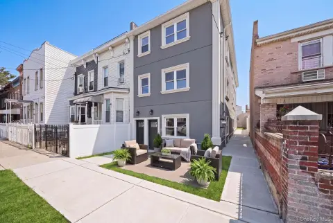 Eight-Bedroom Triplex