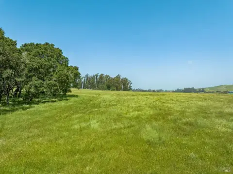 56+ Acres with Building Envelopes