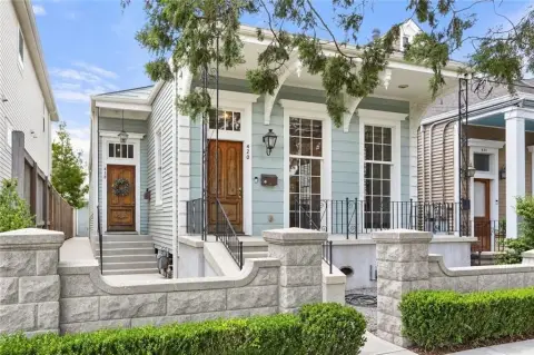 Renovated Duplex with Rear Studio