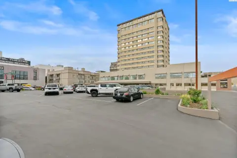 11th-Floor Office Units