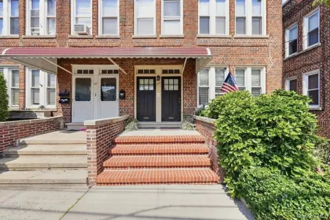 Brick Duplex With Finished Lower Level