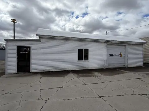 Two-Building Auto Shop Property