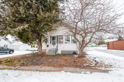 Well-Maintained Duplex in Green Bay