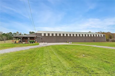 Equestrian Property with Indoor Arena