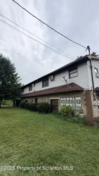 Mixed-Use Auto Service Property