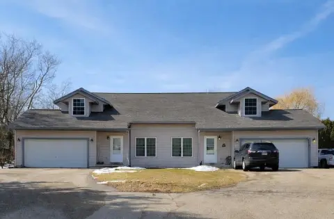 Spacious Duplex in Hustisford, WI