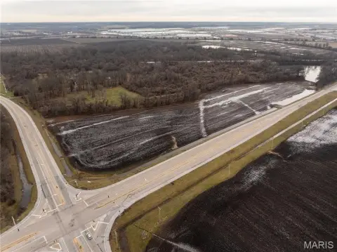Versatile Land Near Edwardsville