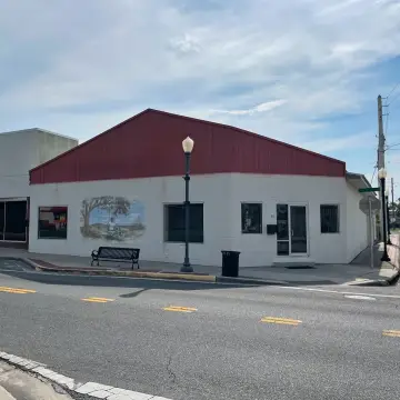 Commercial Building in Downtown Lake