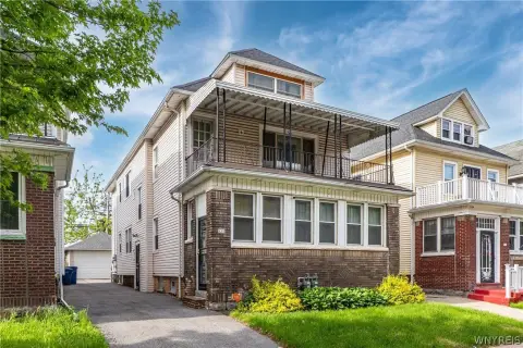 Duplex in Hamlin Park Neighborhood