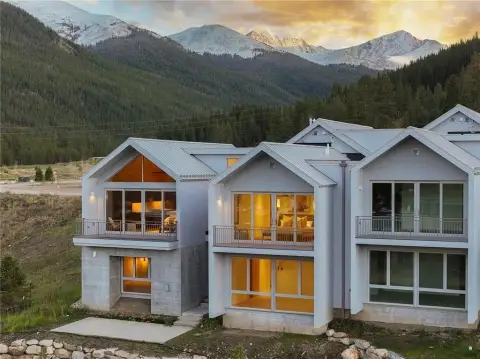 Mountain Duplex with Ski Access