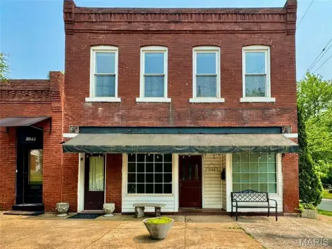 Maplewood Office with Flexible Layout