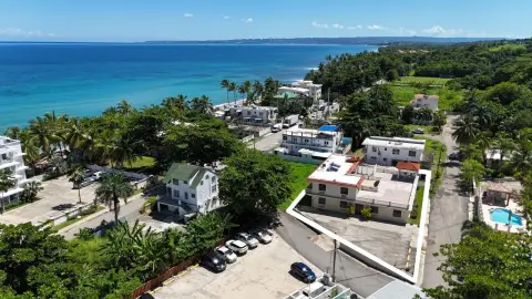 Coastal Bed & Breakfast with Pool