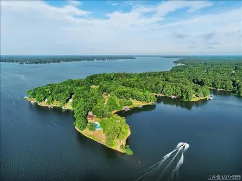 Residential Lot in Wildwood Point