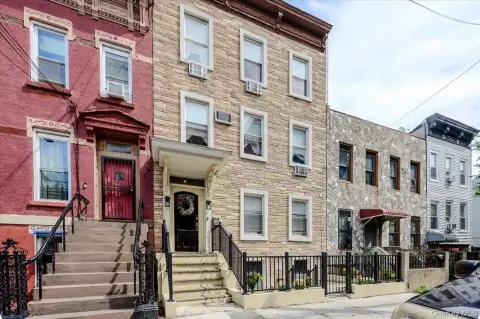 7-Unit Apartment Building
