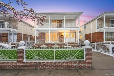 Six-Bedroom Duplex