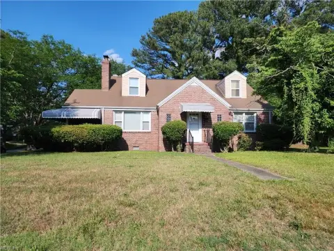 2-Unit Duplex with Covered Outdoor Space