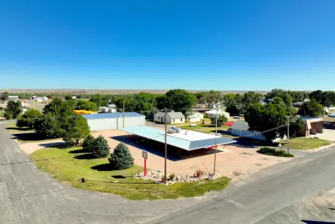 Established Commercial Building in Benkelman