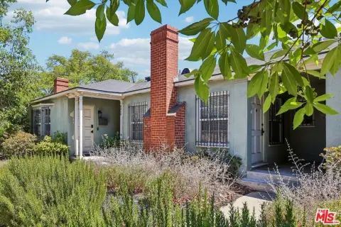 Triplex with Three 1-Bed Units