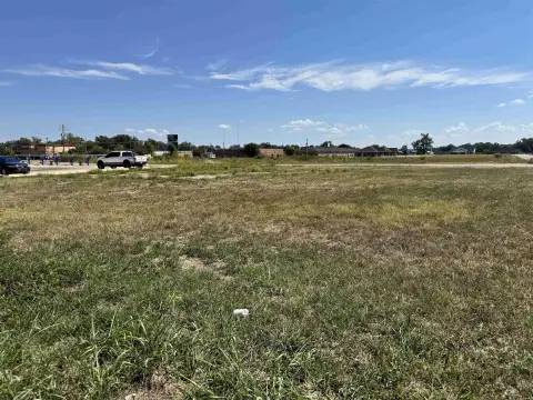 Commercial Lot in Savannah, TN