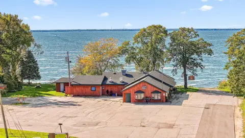 Supper Club Restaurant with Lake Views