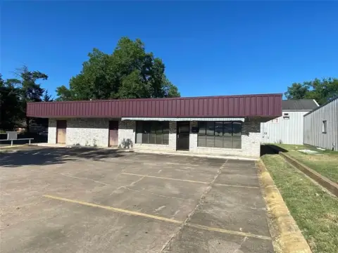 Clarksville Office Building For Rent