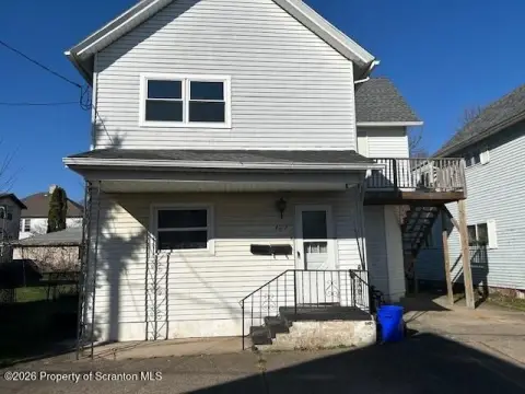 Scranton Duplex with Parking
