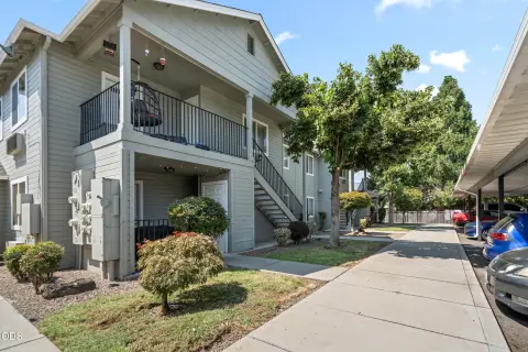 8-Unit Apartment Building
