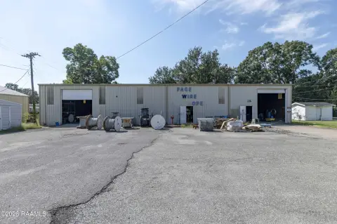 Warehouse with Overhead Doors