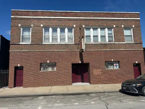 Mixed-Use Building in Garfield Ridge