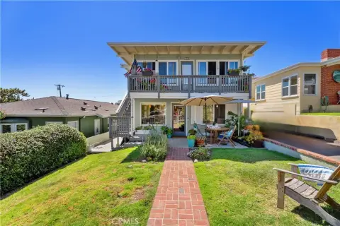 Ocean-View Duplex Compound