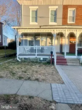 Maintained Triplex with Updated Systems