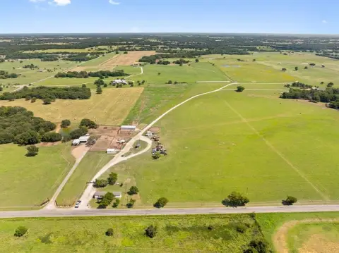 Texas Ranch with Barndominium